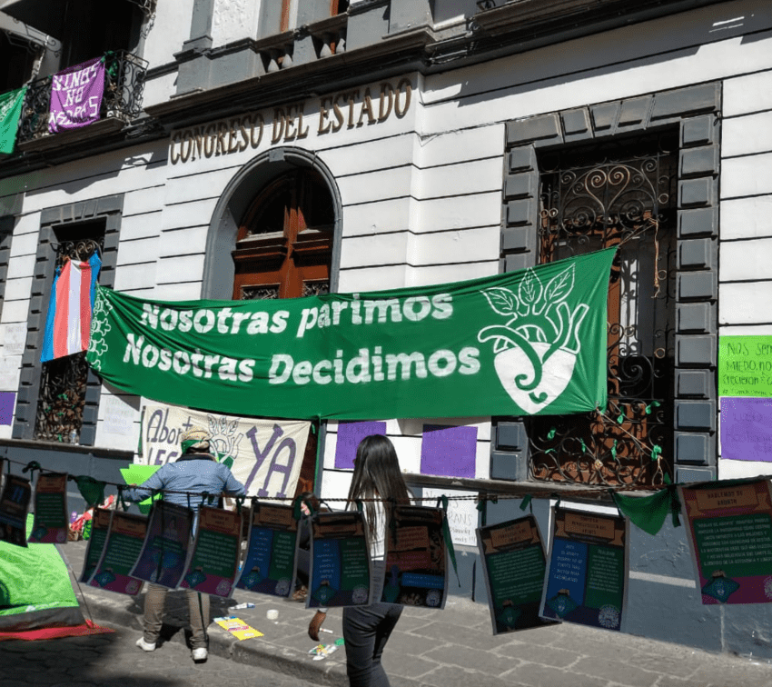Una historia de criminalización en medio del parlamento sobre aborto en Puebla