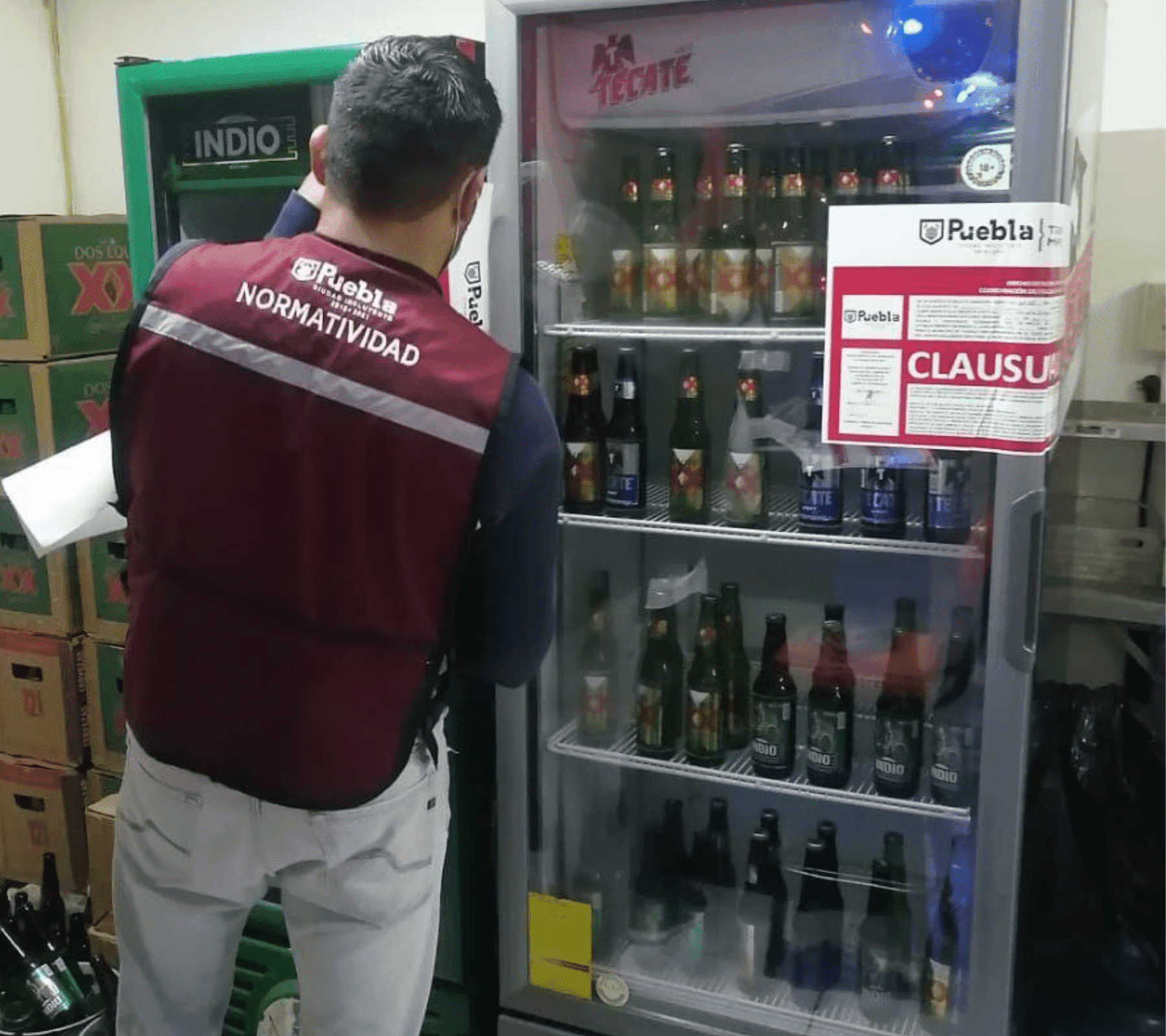 Fotografía que muestra establecimientos clausurados por vender alcohol