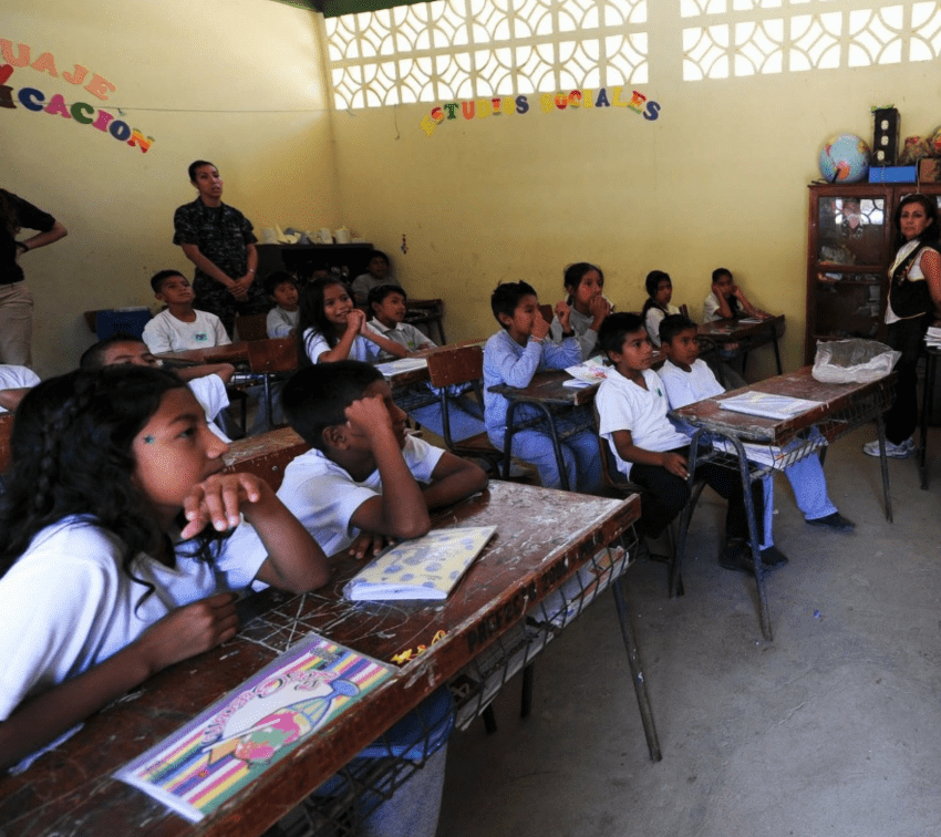 Persiste brecha de género en escolaridad en Puebla