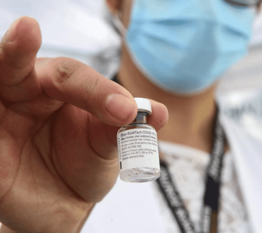 Inicia vacunación contra covid-19 en personal médico de 37 hospitales de Puebla