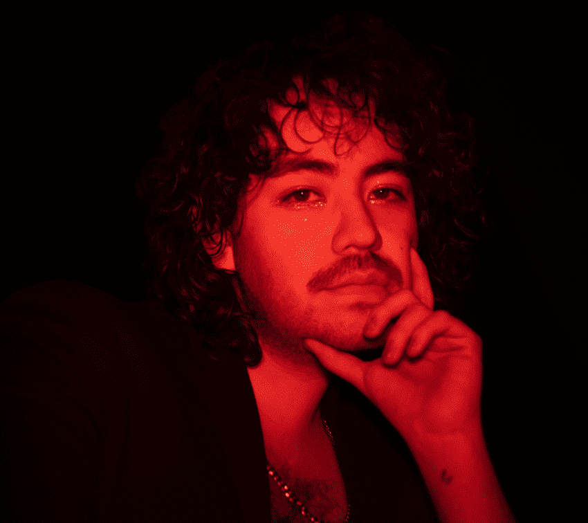 Diego Inferno y su baile pop con el demonio