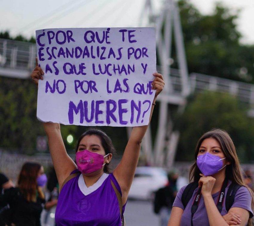 Medios en Puebla no abordan el feminicidio como un problema social