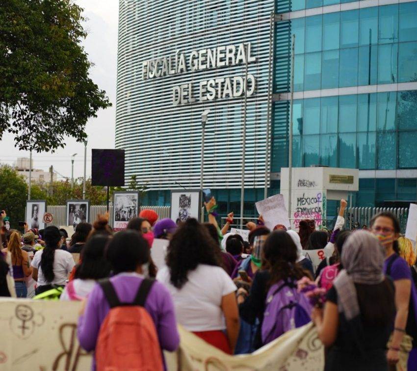 Gobierno de Puebla y Congreso criminalizan a manifestantes en el 8M
