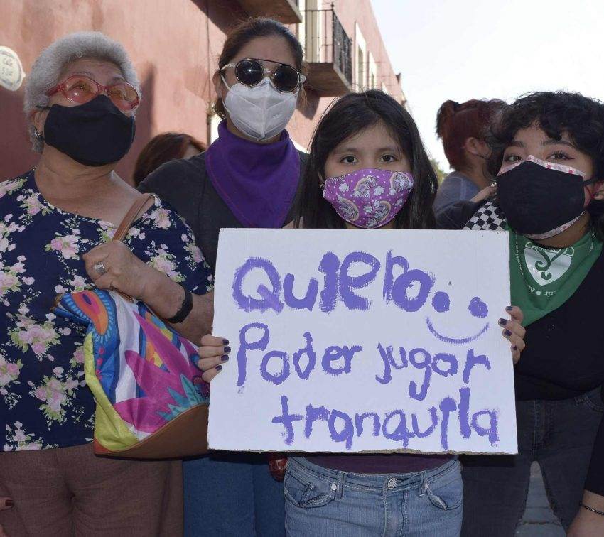 Madres e hijas nos cuentan por qué decidieron marchar juntas el #8M