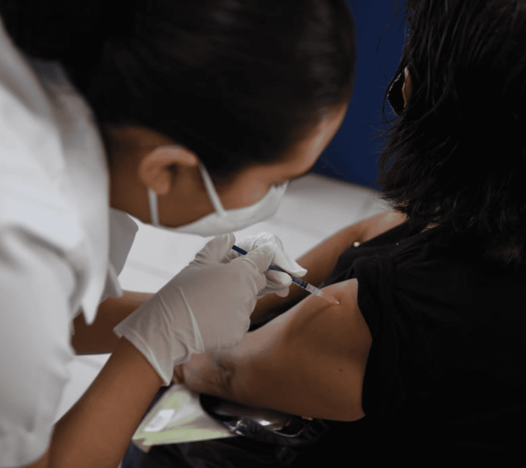 Maestras y maestros de Puebla serán vacunados en mayo