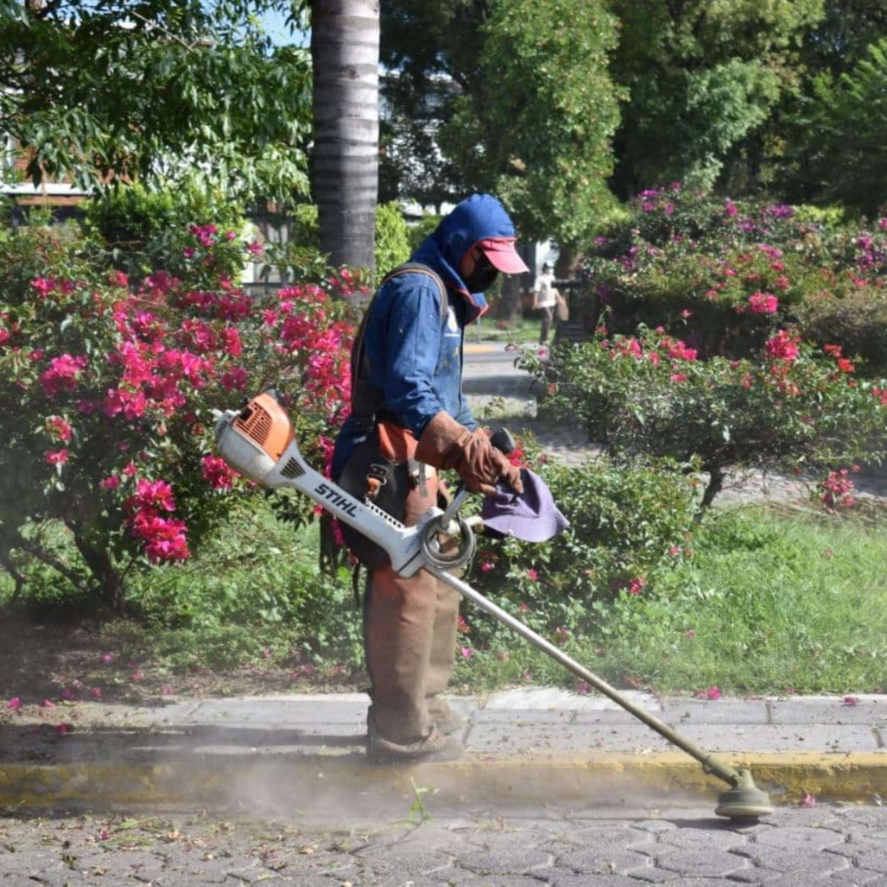 Intervienen Barrio de Analco con trabajos de mantenimiento y preservación