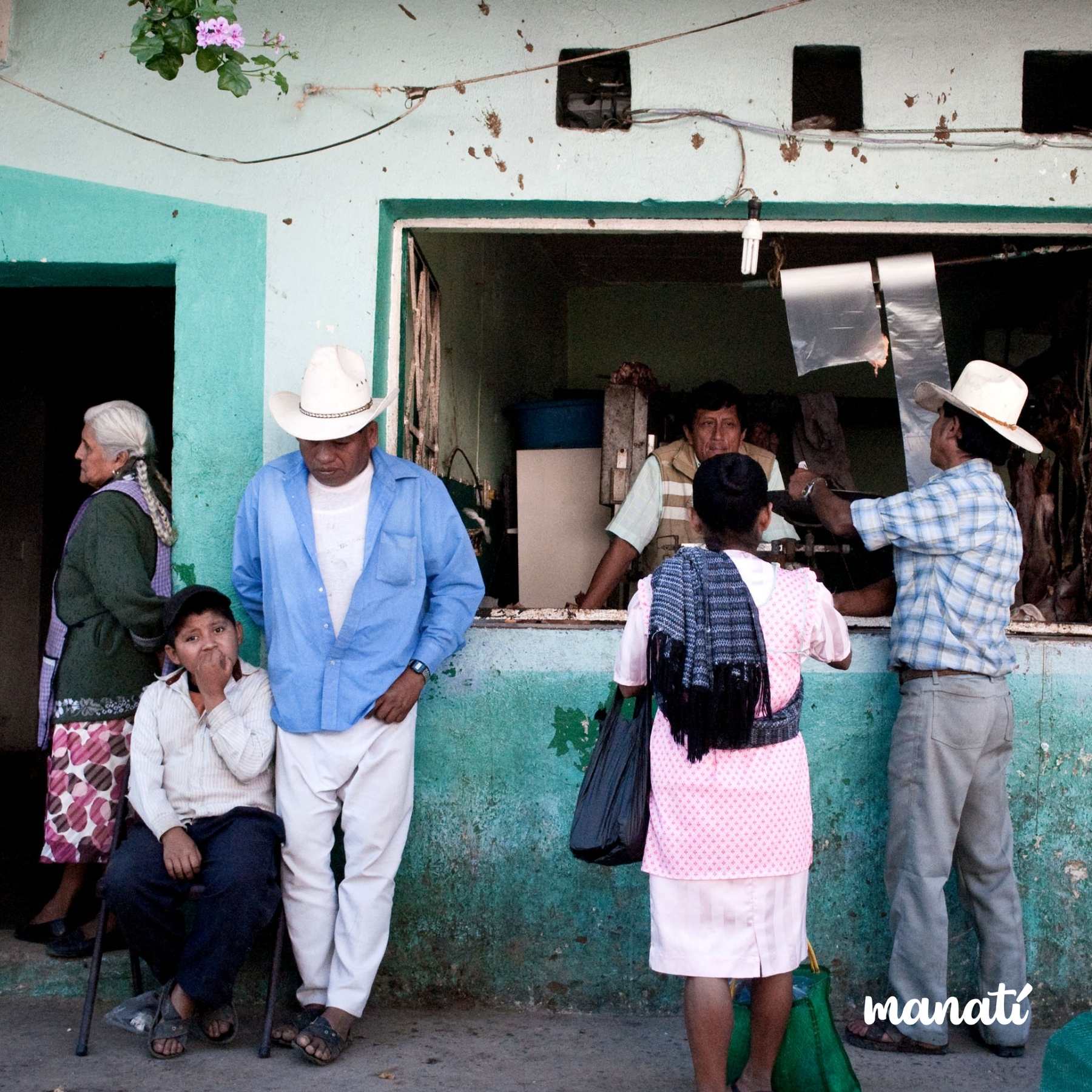 personas indígenas ingresos Puebla México