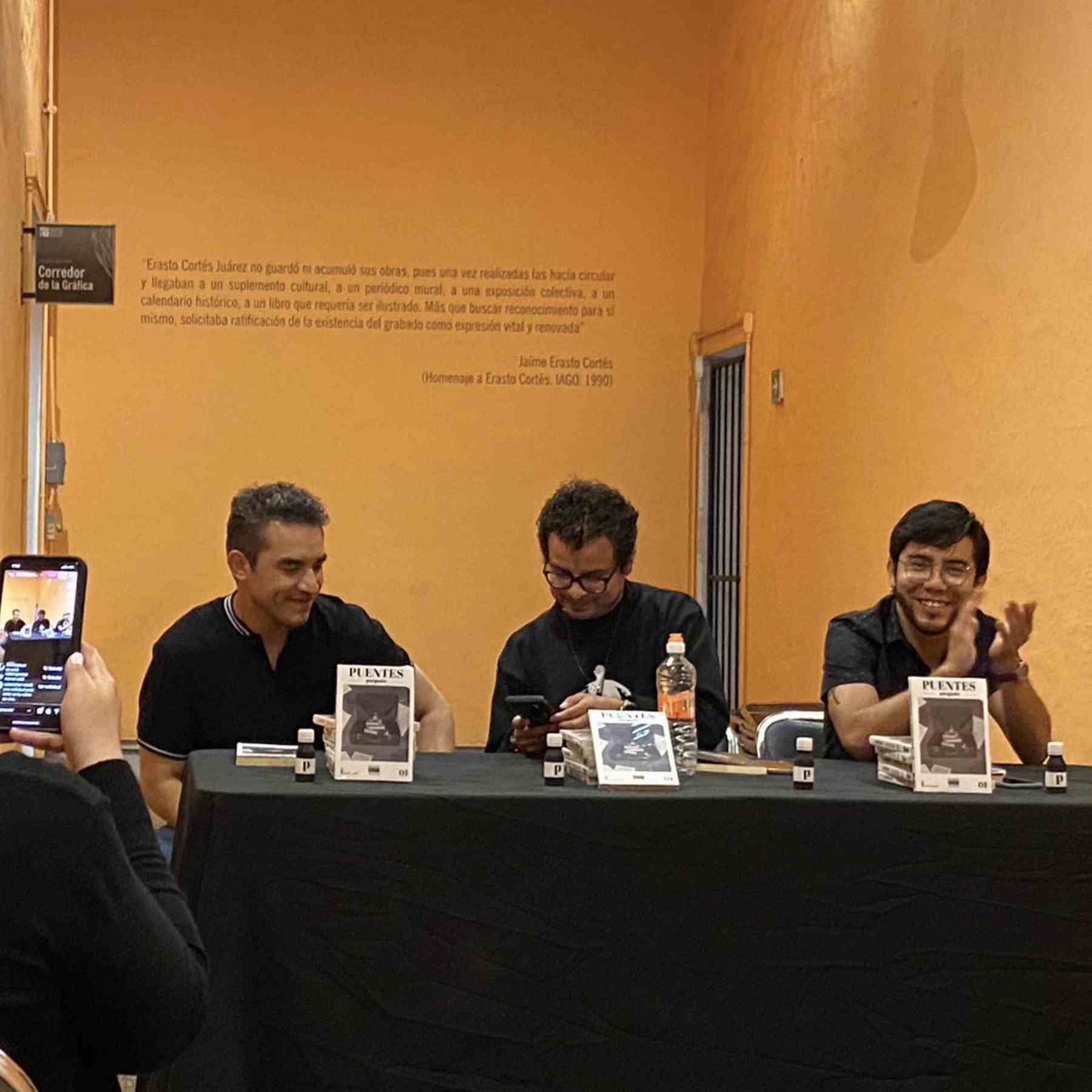 Presentación de Puentes, libro de revista purgante en Puebla